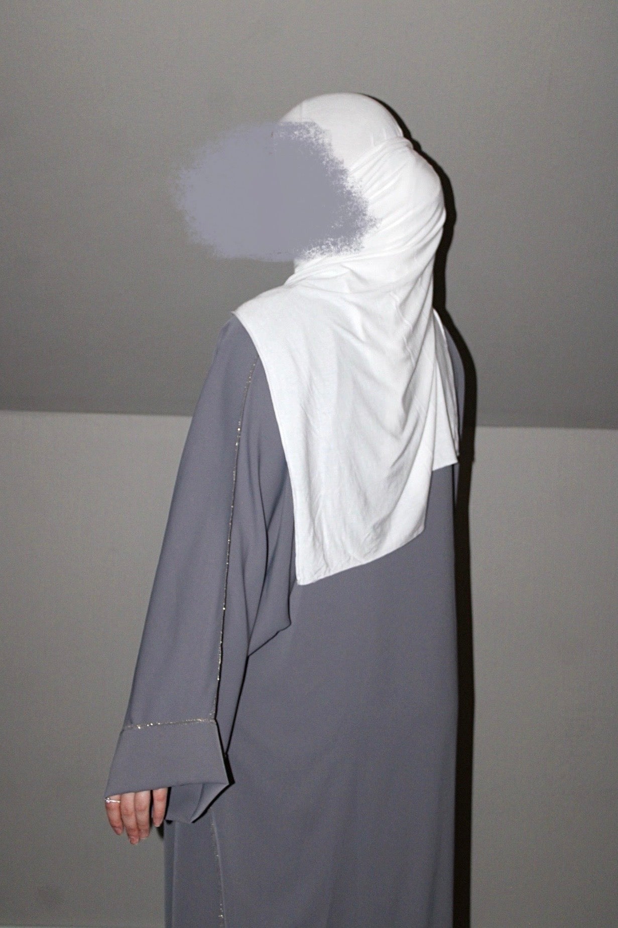 Grått