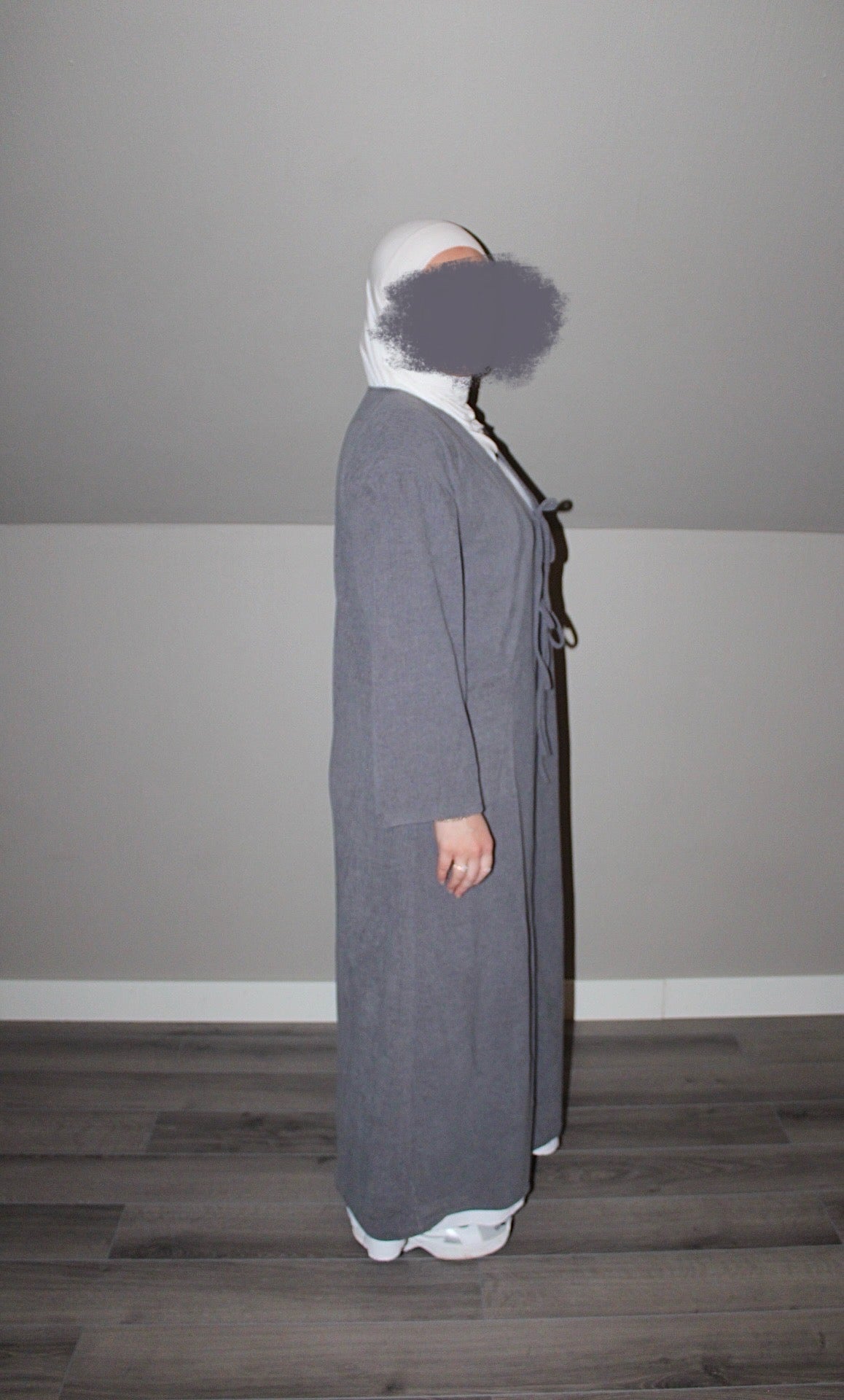 Grått